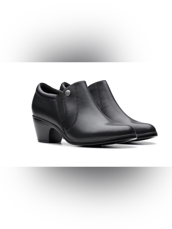 Clarks Shoes - Clarks Black Low Block Heels Size 8.5